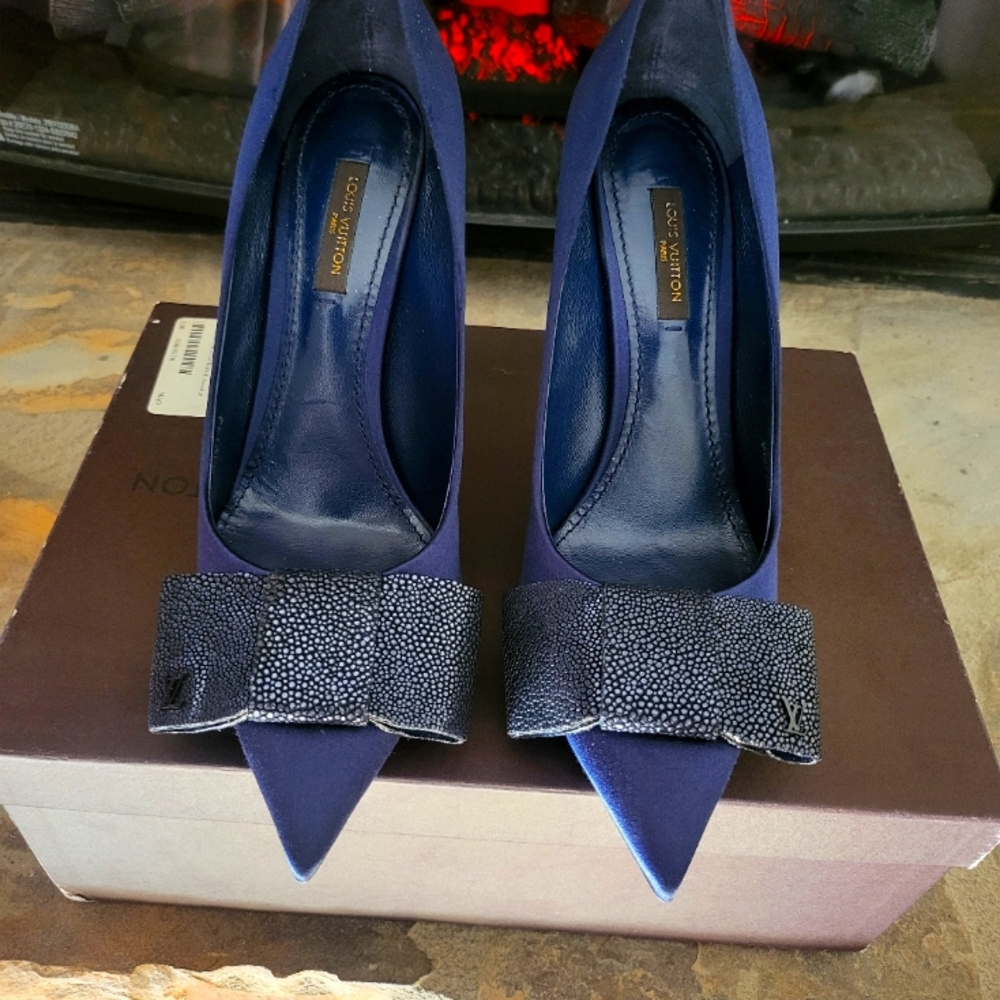 Louis Vuitton Lipstick Pumps